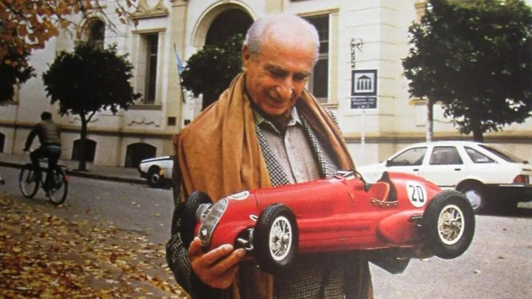 Fangio, el hombre que domaba las máquinas